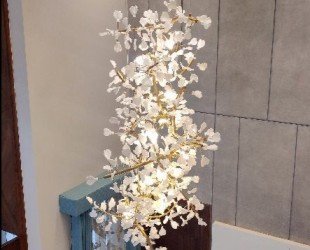 Japanese Hanging Pendent Chandelier With White Pink Cherry Blossom Shape Crystals for a Calm and Relaxing Ambience of Fairy Tales & Fantasy - Letsgosale.com